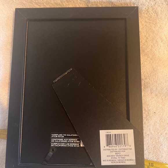 - 5 for $25–BLACK EASEL BACK 5 x 7 PHOTO FRAME - Picture 3 of 4